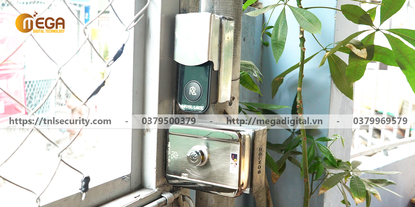 Cong-trinh-lap-khoa-pin-van-tay-mot-chieu-di-dien-cho-nha-tro-tai-Quan-9